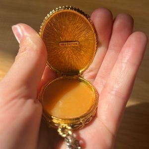 Max Factor Locket with crème perfume